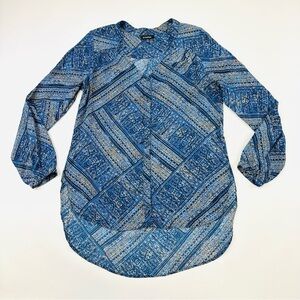 Le Chateau blue print vneck long sleeve button down tunic Medium Made in Canada